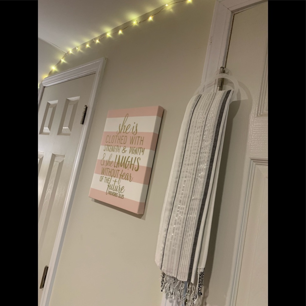 La Moda White/Silver scarf